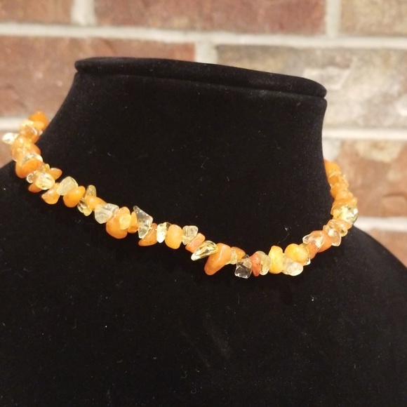 Natural Crystal Chip Beaded Necklace w/Earrings - Picture 5 of 8